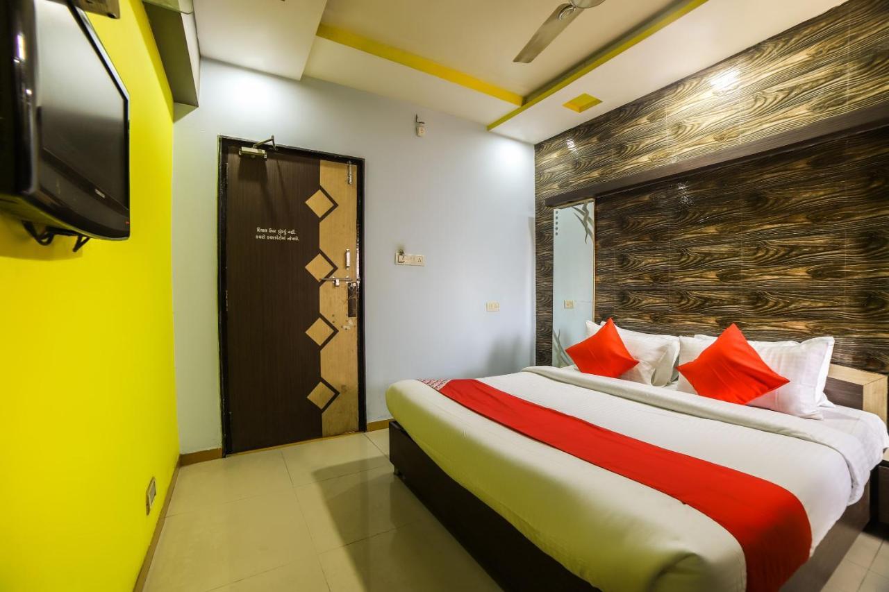 Oyo 69877 Sarthi Residency 3* Ahmedabad