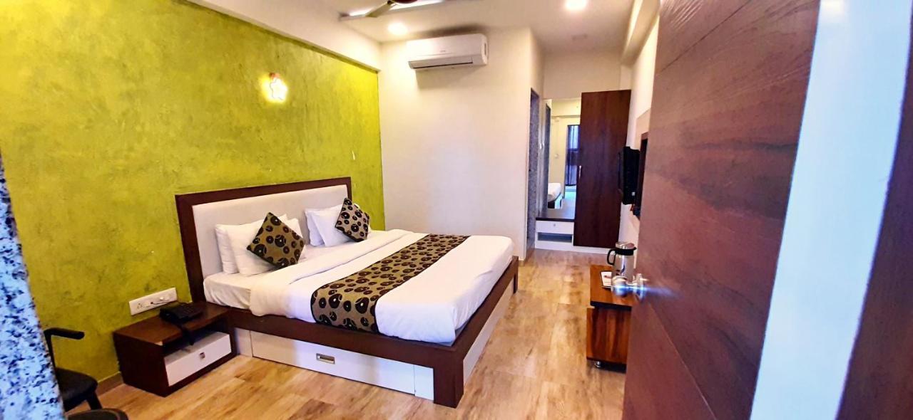 Tulip Plaza Hotel 3*