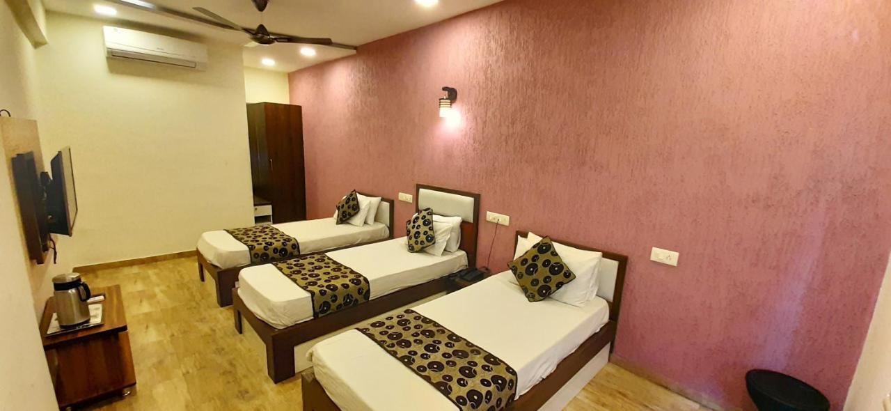 Tulip Plaza 3* Ahmedabad