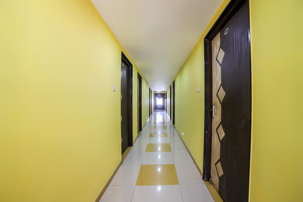 Oyo 69877 Sarthi Residency Hotel 3*
