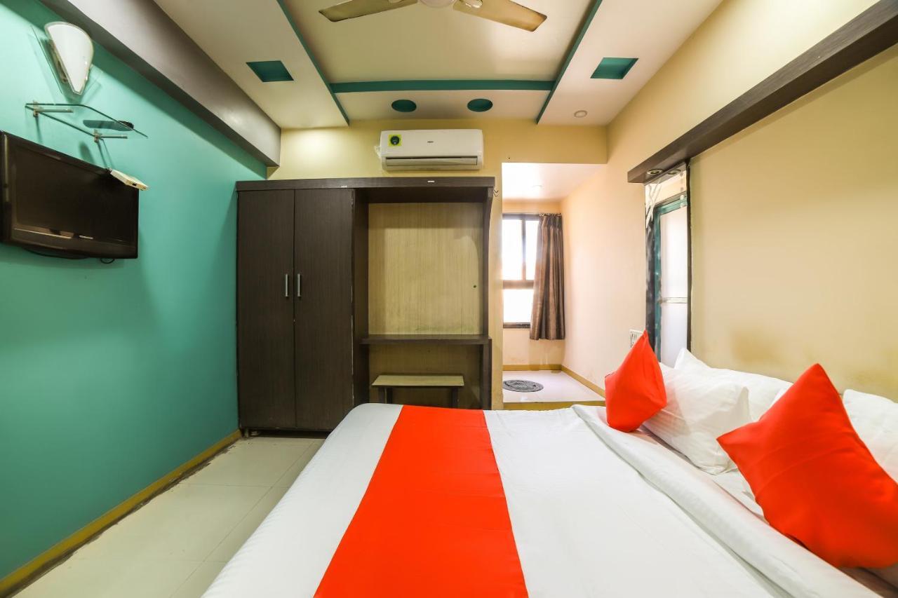 Oyo 69877 Sarthi Residency 3* Ahmedabad