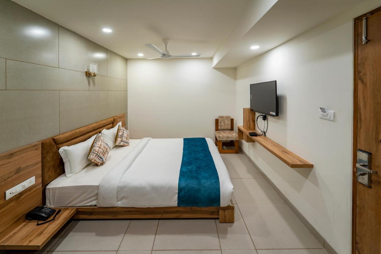 Pleasant 3* Ahmedabad