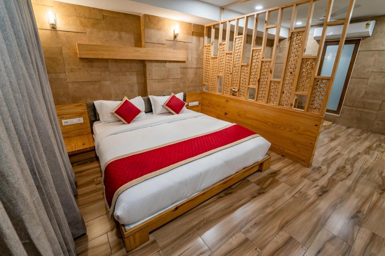 Pleasant Hotel Ahmedabad