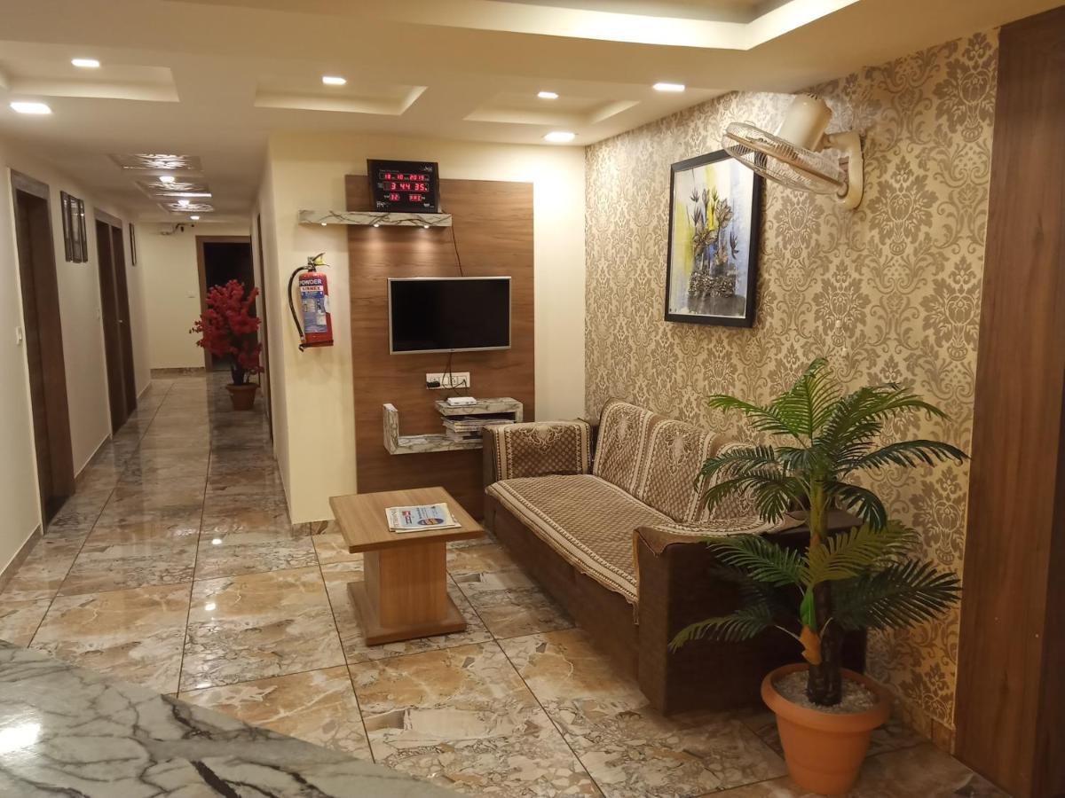 Rr Palace Hotel Ahmedabad
