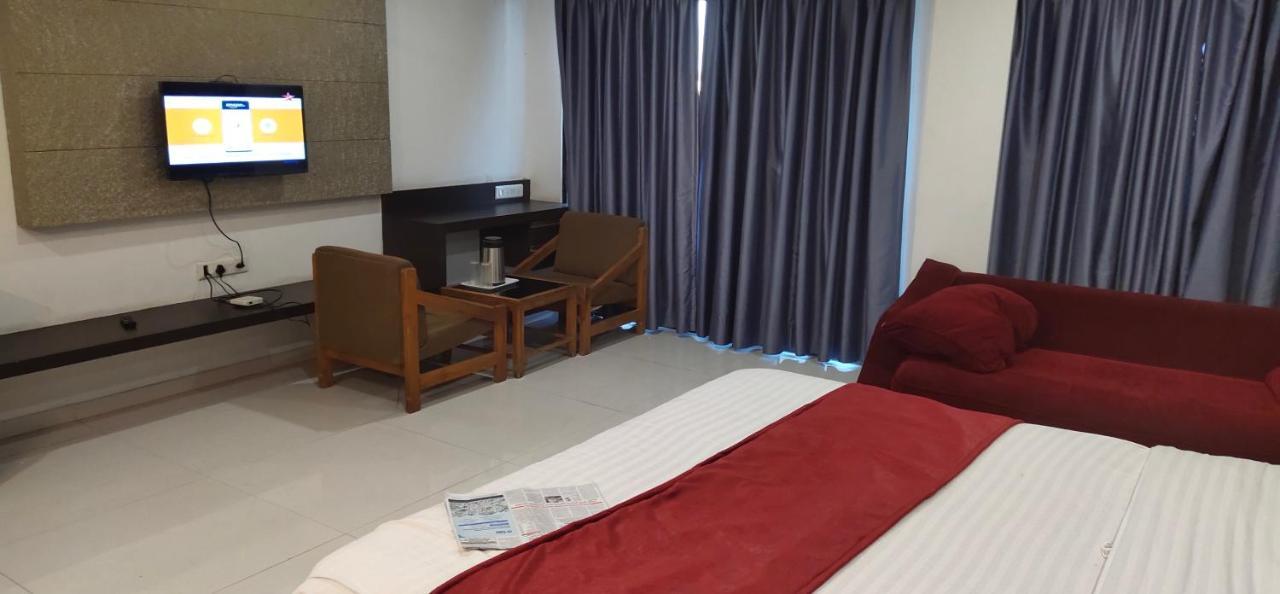 Hotel Park Land Ahmedabad