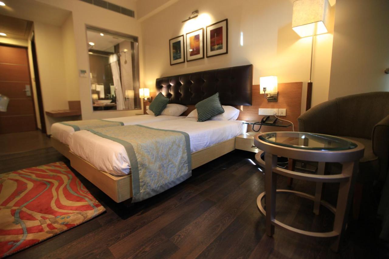 Riverview Hotel 3*