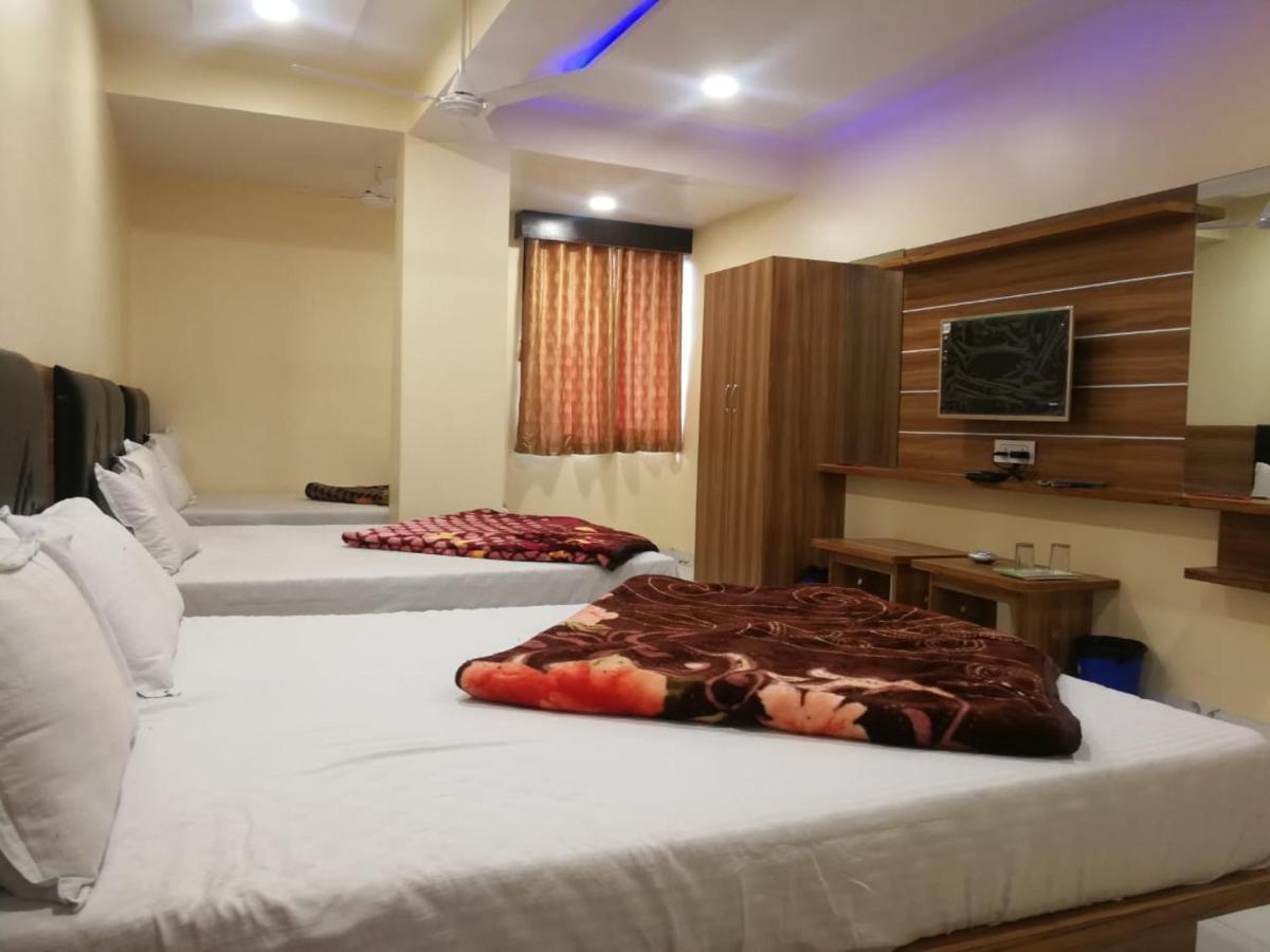 Hotel New Pathik 3*