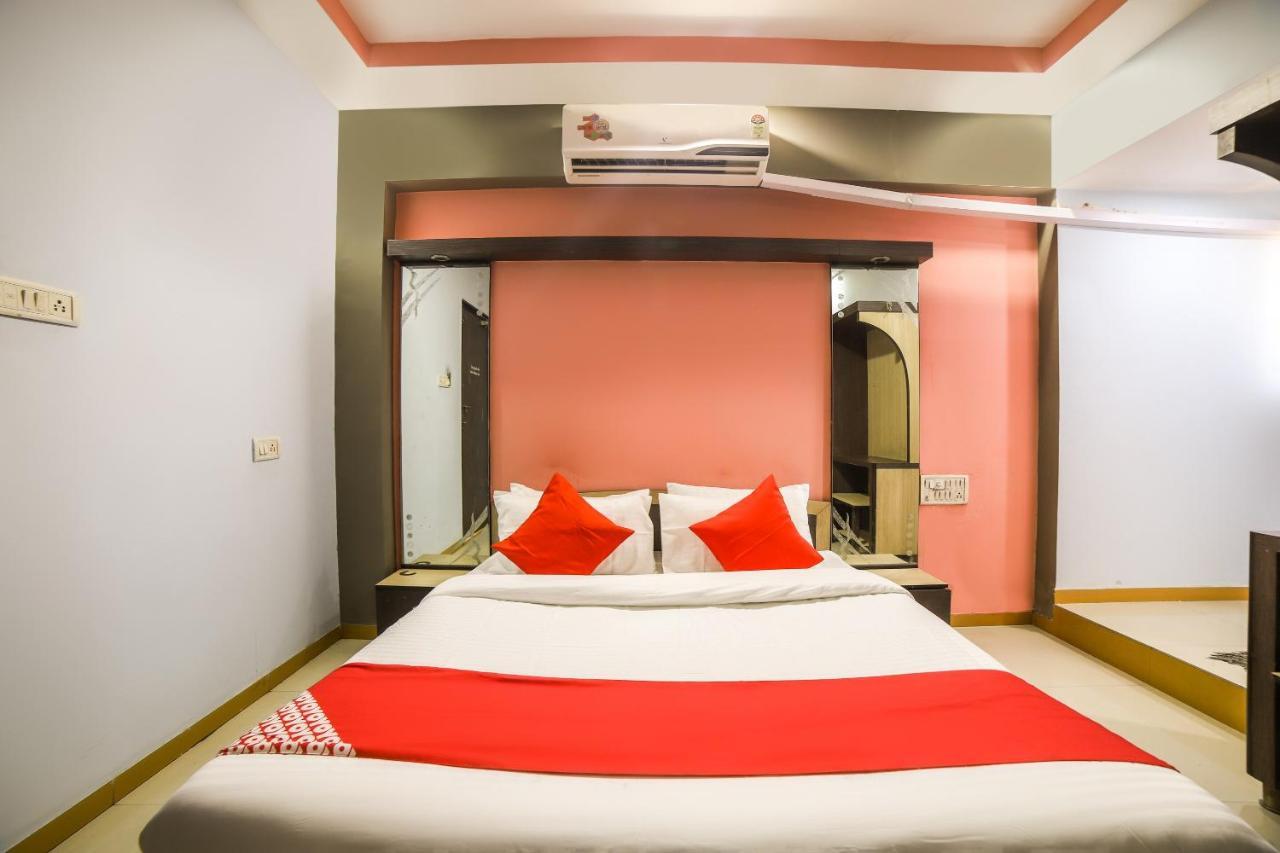Oyo 69877 Sarthi Residency Hotel 3*