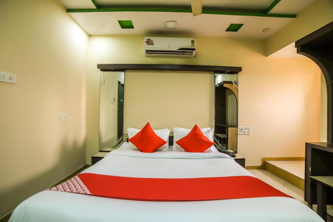 Oyo 69877 Sarthi Residency Hotel