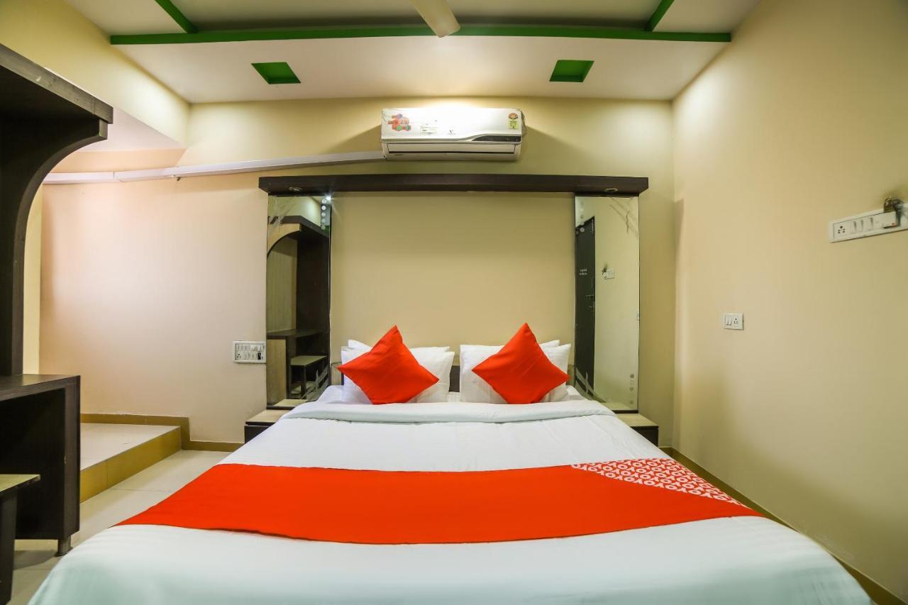 Oyo 69877 Sarthi Residency 3* Ahmedabad