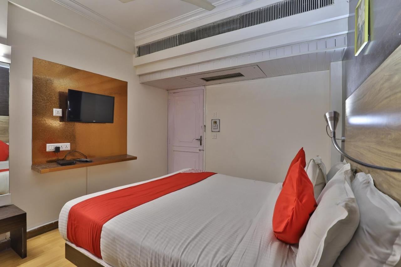 Oyo 2308 Crown Hotel Ahmedabad