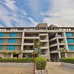 Oyo 25009 Hotel Crystal