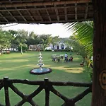Royal Club & Resort