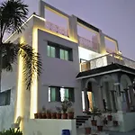 Royal Club & Resort