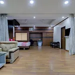 Collection O 30006 Ambawadi