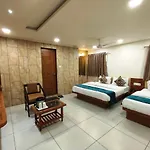 Hotel Kinara