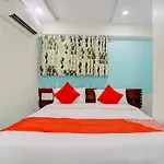 Oyo 67789 Hotel Savera