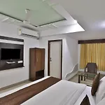 Hotel Relax Nr Pakwan