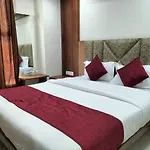 Hotel Divya Palace