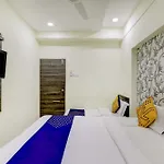 Oyo Flagship 75190 Hotel Gitanjali Inn