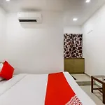 Oyo Hotel D Veeray