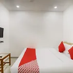 Oyo Hotel D Veeray