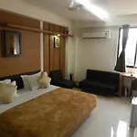 Hotel The Royal Plaza