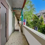 Hotel O Ellis