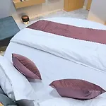 Hotel The Legend