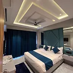 Parimal Lake Hotel