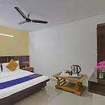 Hotel O Ramnivas Residency