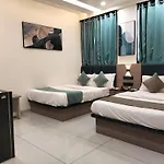 Hotel Paris Plaza