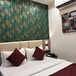 Hotel Paris Plaza