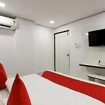 Oyo Flagship Hotel A1