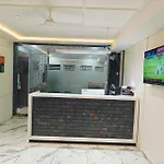 Hotel Maple Leaf