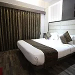 Oyo Premium Law Garden C G Road