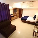 Oyo Rooms Swastik Char Rasta Cg Road