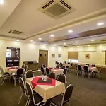 Oyo Premium Vastrapur Lake