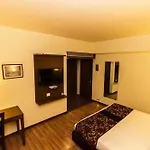 Oyo Premium Vastrapur Lake