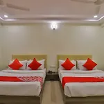 Oyo 26999 Hotel Sg