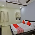 Oyo Flagship 19003 Hotel Rudra Mahal