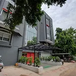 Oyo Townhouse 150 Shreyas Colony