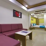 Oyo 9238 Hotel Meet Palace