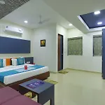 Oyo 9238 Hotel Meet Palace