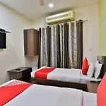 Oyo Rooms 229 Hotel Classic Inn