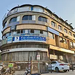 Oyo Rooms 229 Hotel Classic Inn