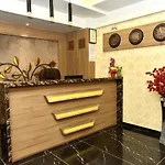 Hotel Royal King By Sky Stays