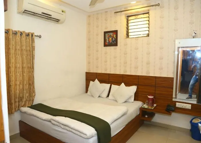 Hotel Khushi Palace