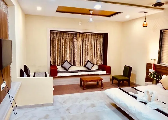 Royal Club & Resort