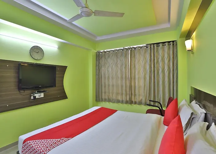 Oyo 949 Hotel Malhar Inn